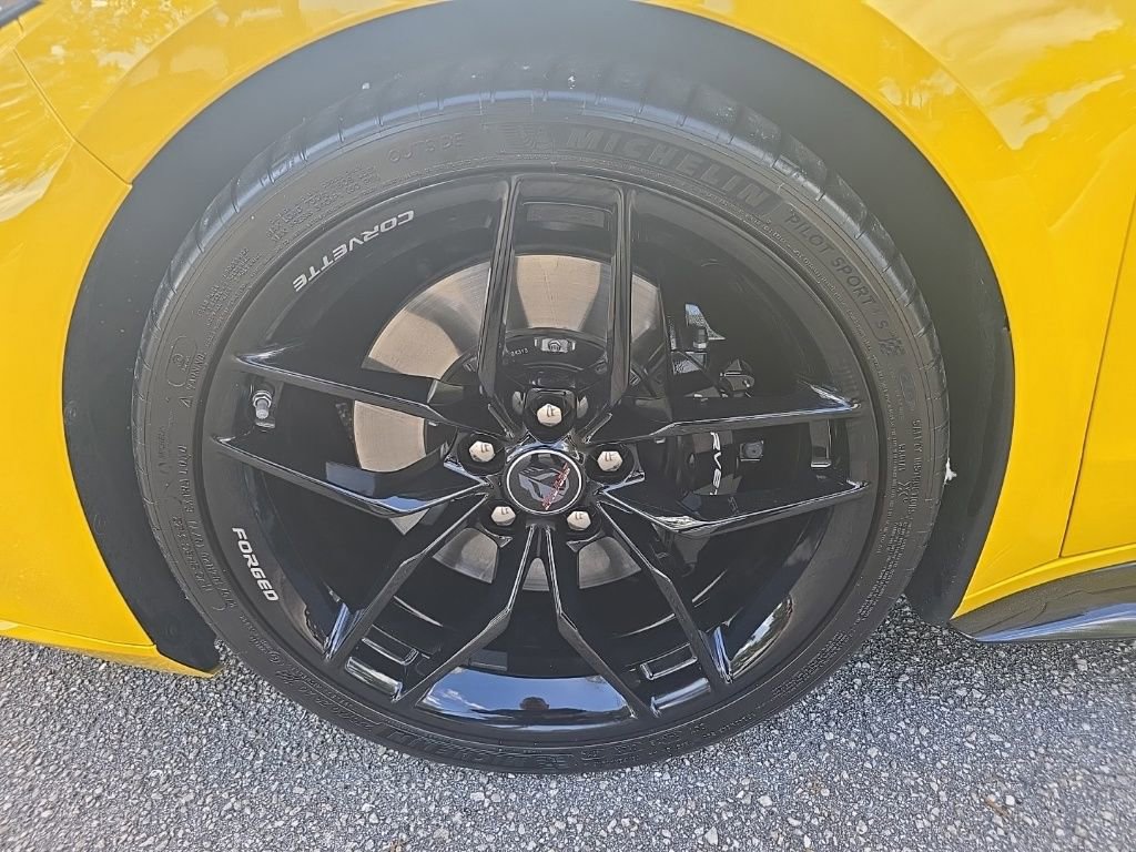 Used 2025 Chevrolet Corvette Z06 image 9