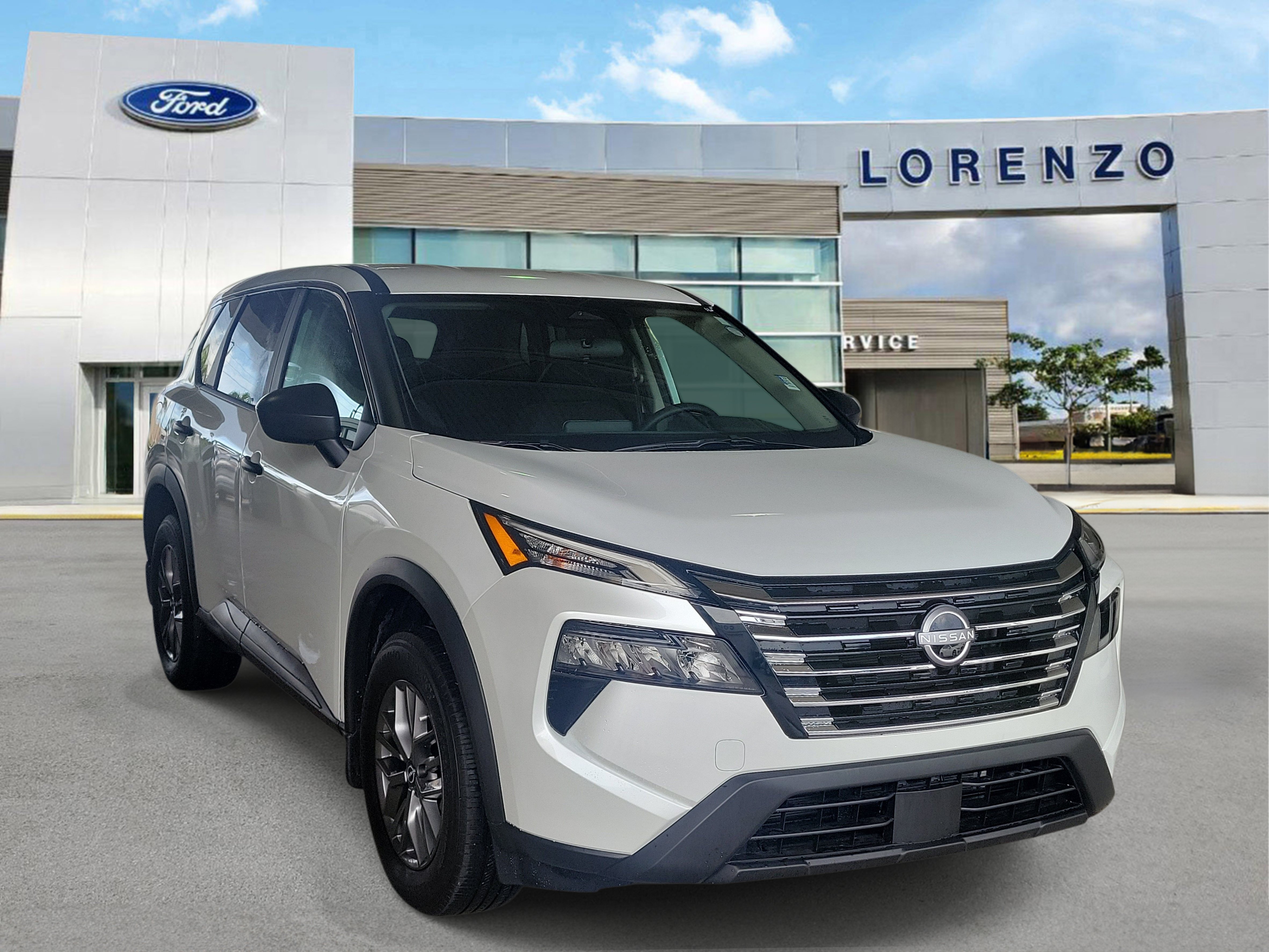 Used 2025 Nissan Rogue S FWD image 3