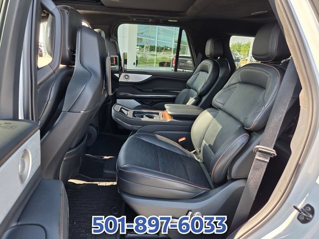 Certified 2025 Lincoln Navigator Black Label AWD/4WD image 10
