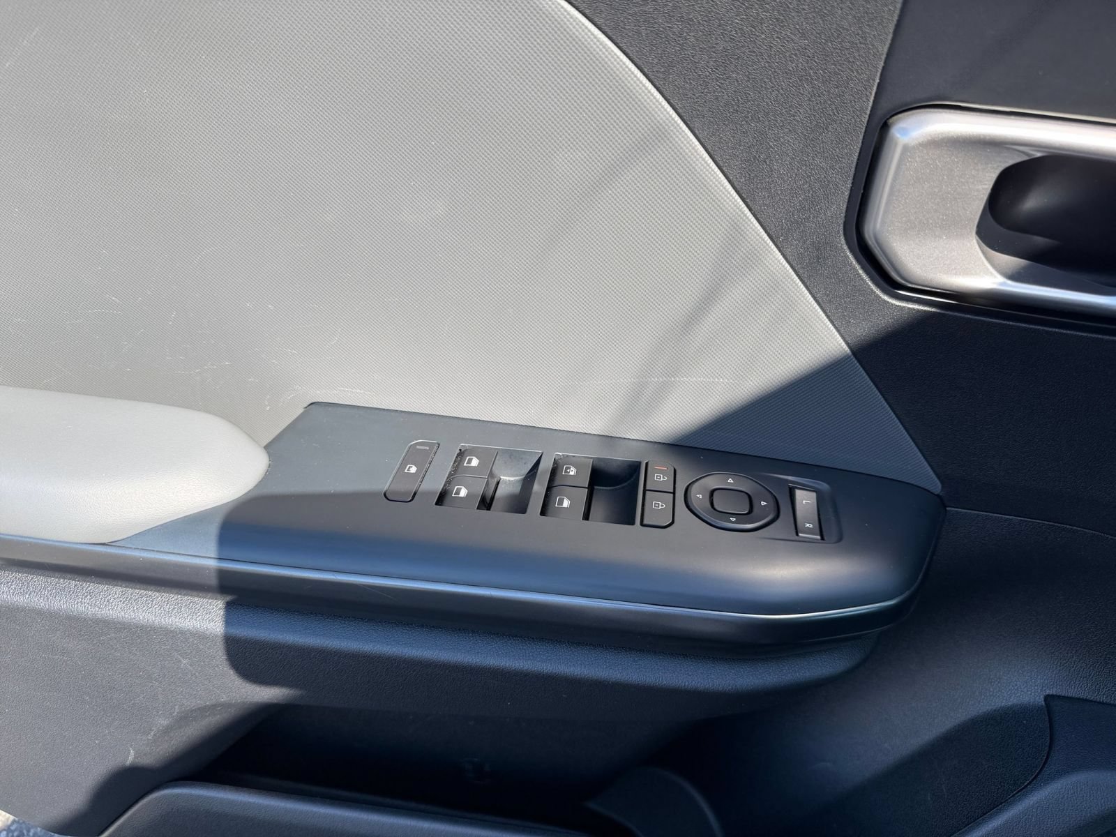 Used 2025 Kia K4 FWD image 18