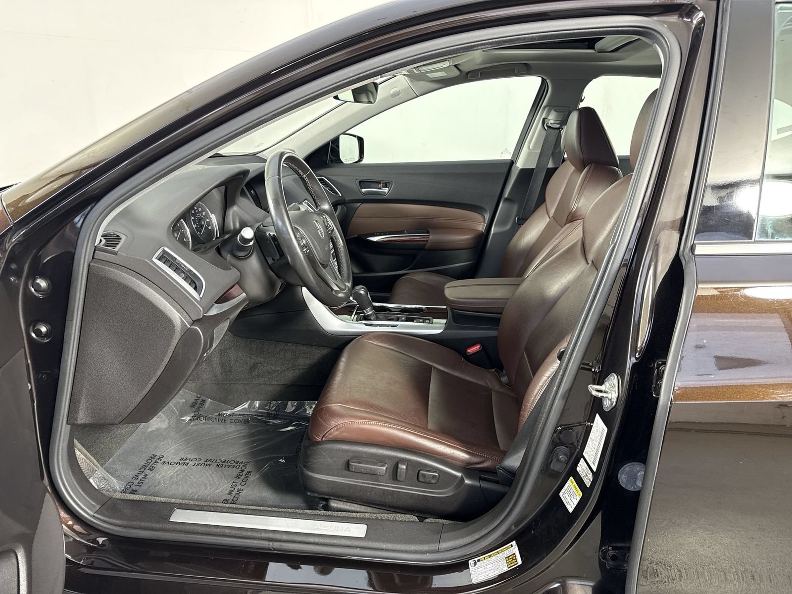 Used 2016 Acura TLX w/ Technology Package FWD image 4
