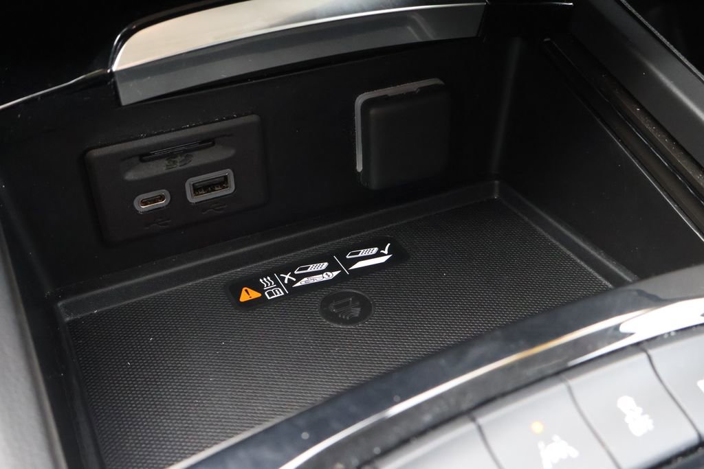 Used 2023 Buick Envision Avenir image 29