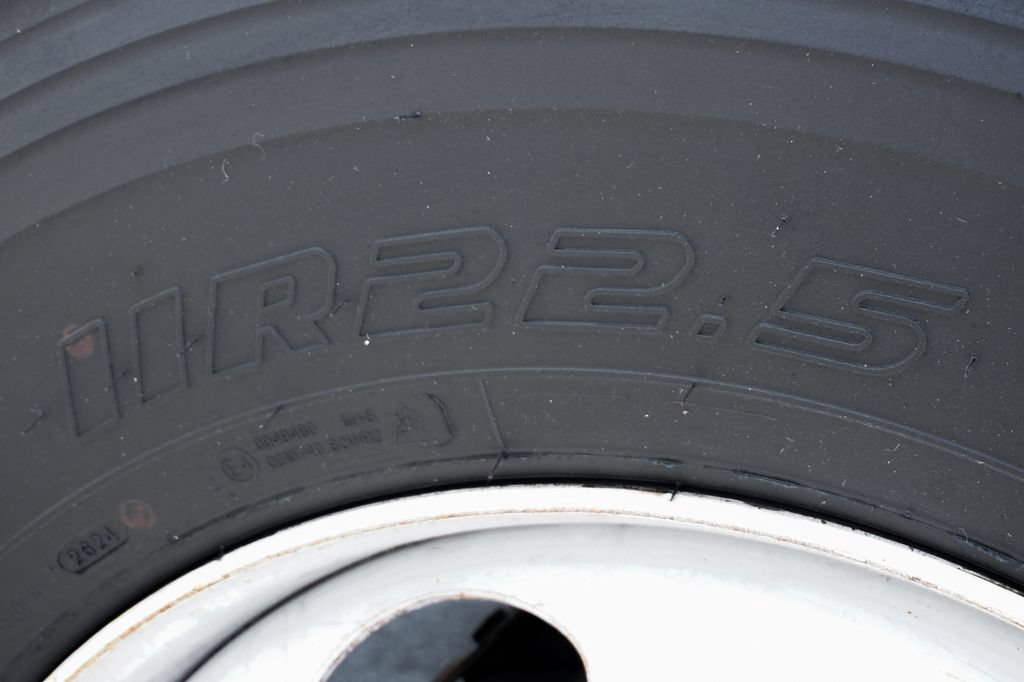 Used 2015 Ford F650 2WD Crew Cab Super Duty image 50