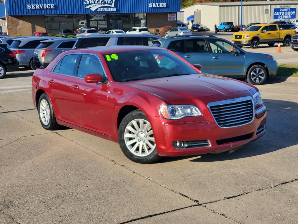 Used 2014 Chrysler 300 w/ Driver Convenience Group image 1