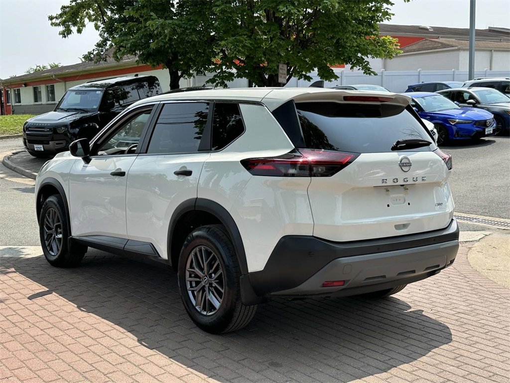 Used 2022 Nissan Rogue S image 5