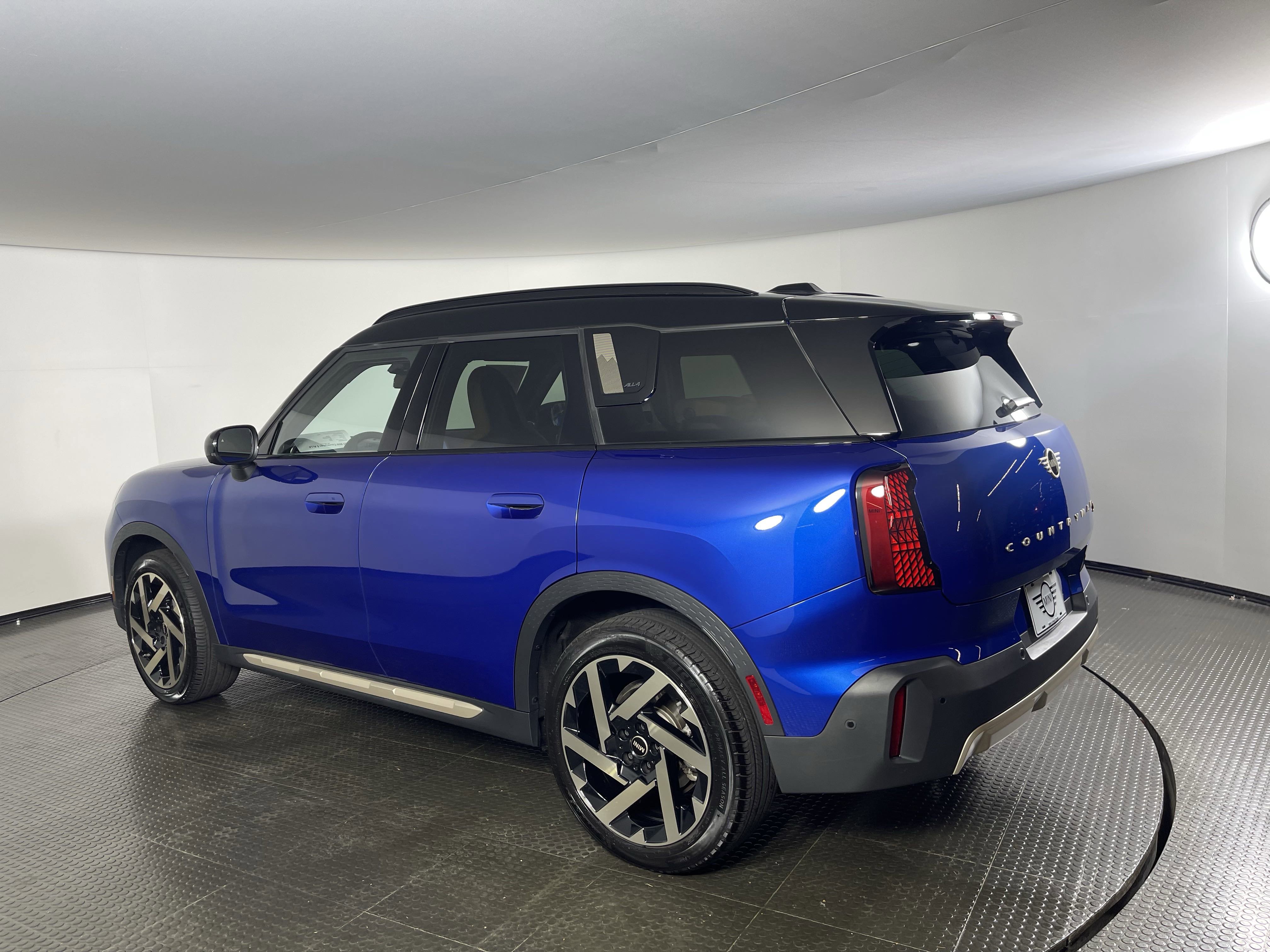 Used 2025 MINI Cooper Countryman S w/ Comfort Package Max image 5