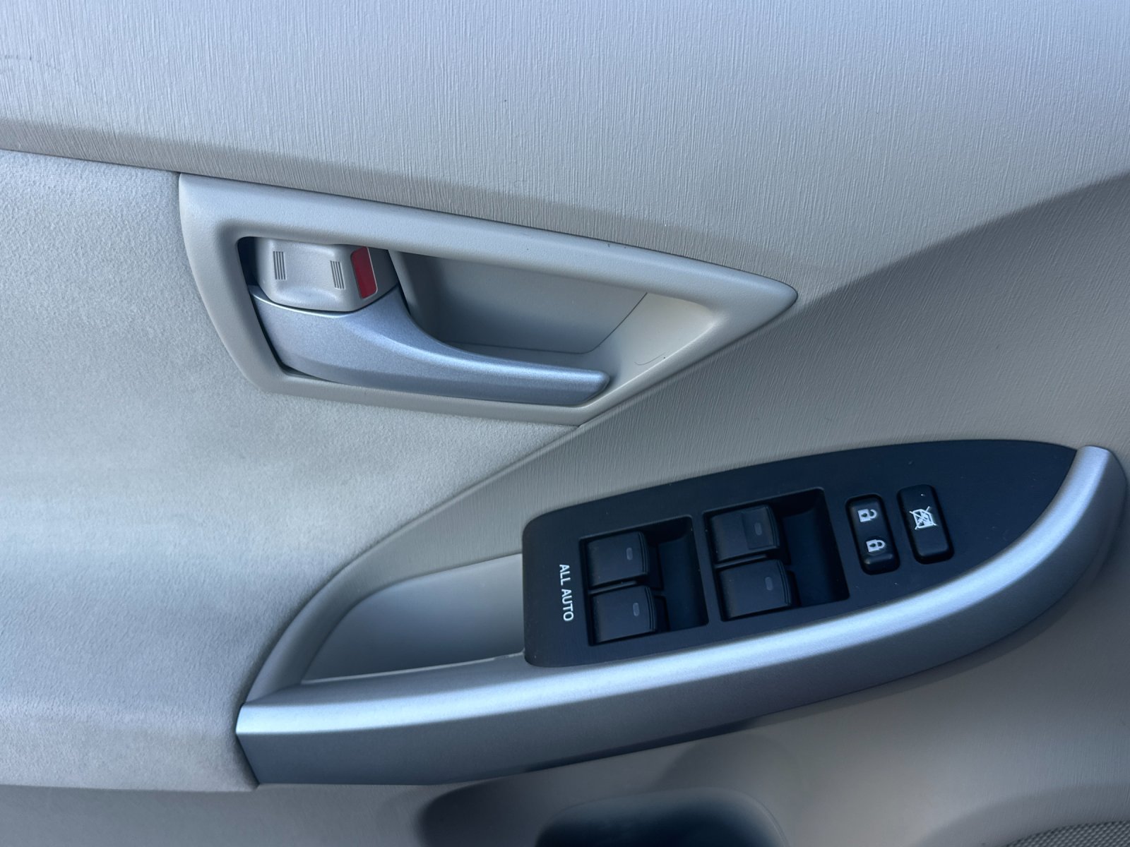 Used 2010 Toyota Prius Five FWD image 11