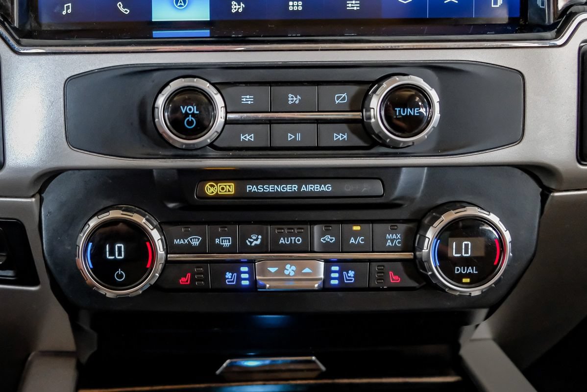 Used 2022 Ford F250 Lariat w/ Lariat Ultimate Package AWD/4WD image 26