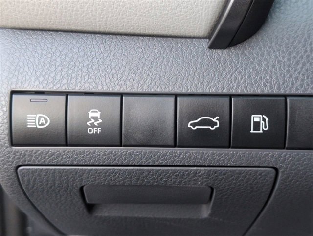 Used 2018 Toyota Camry XSE image 17