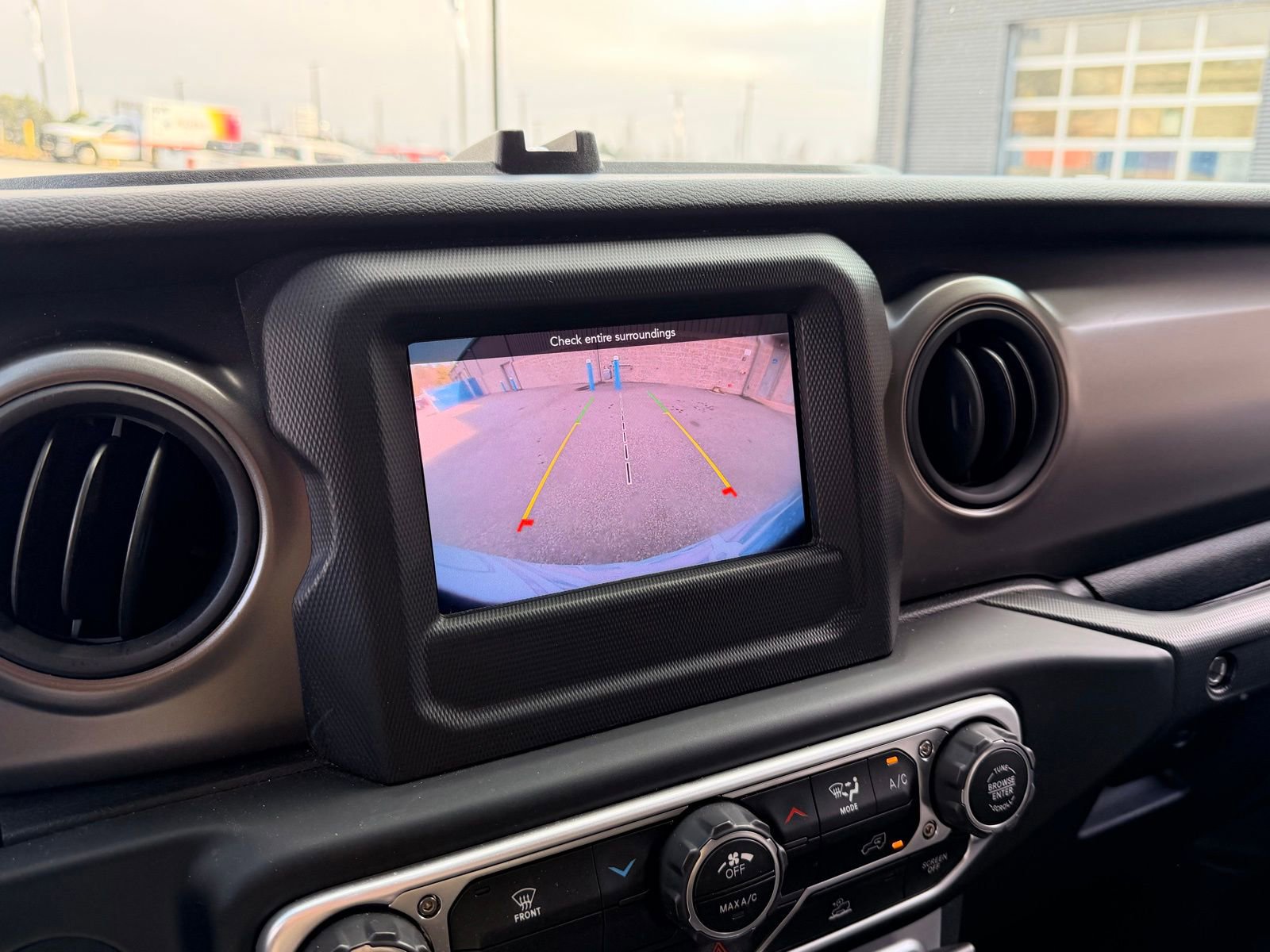 Used 2023 Jeep Wrangler Sport S image 21