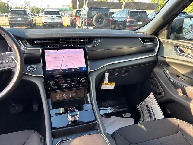New 2027 Jeep Grand Cherokee Laredo X AWD/4WD image 12
