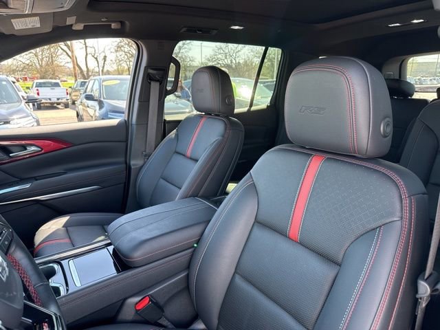 Used 2025 Chevrolet Traverse RS w/ LPO, Floor Liner Package AWD/4WD image 14