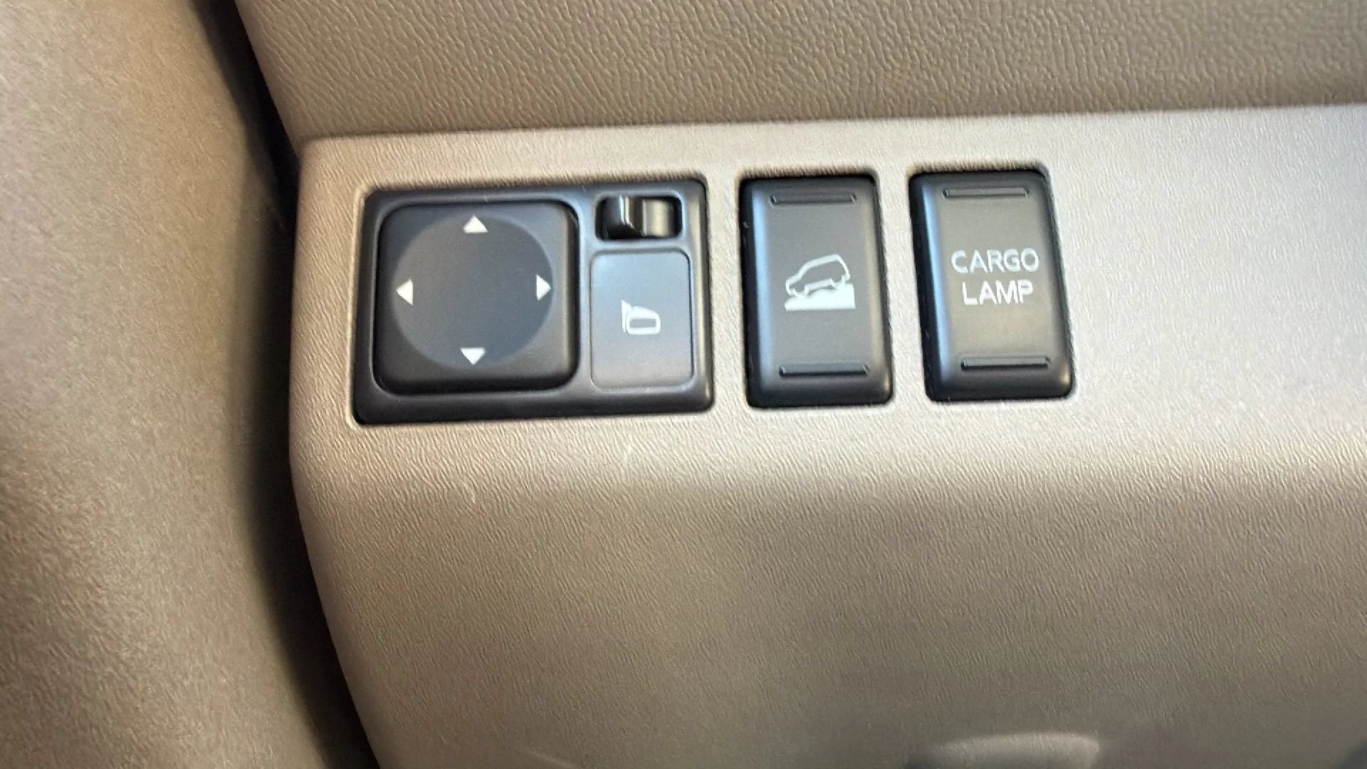 Used 2015 Nissan Frontier SV w/ SV Value Truck Package AWD/4WD image 38