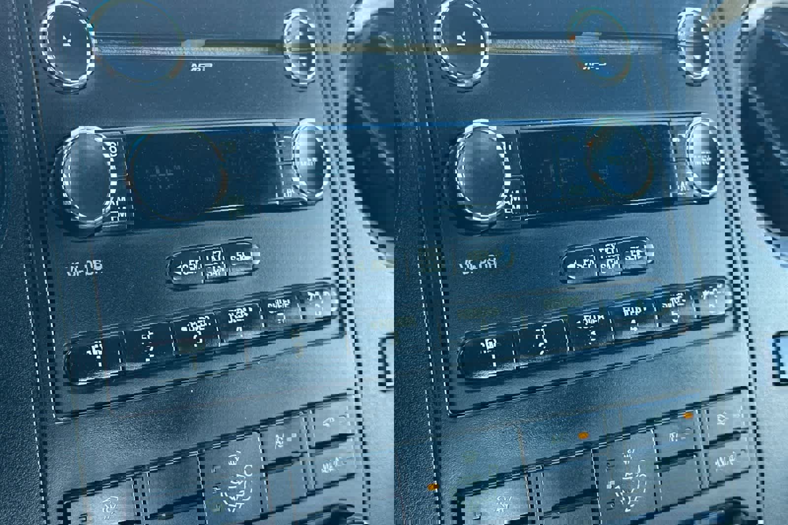 Used 2013 Ford F550 4x4 SuperCab Super Duty w/ Payload Upgrade Pkg image 21