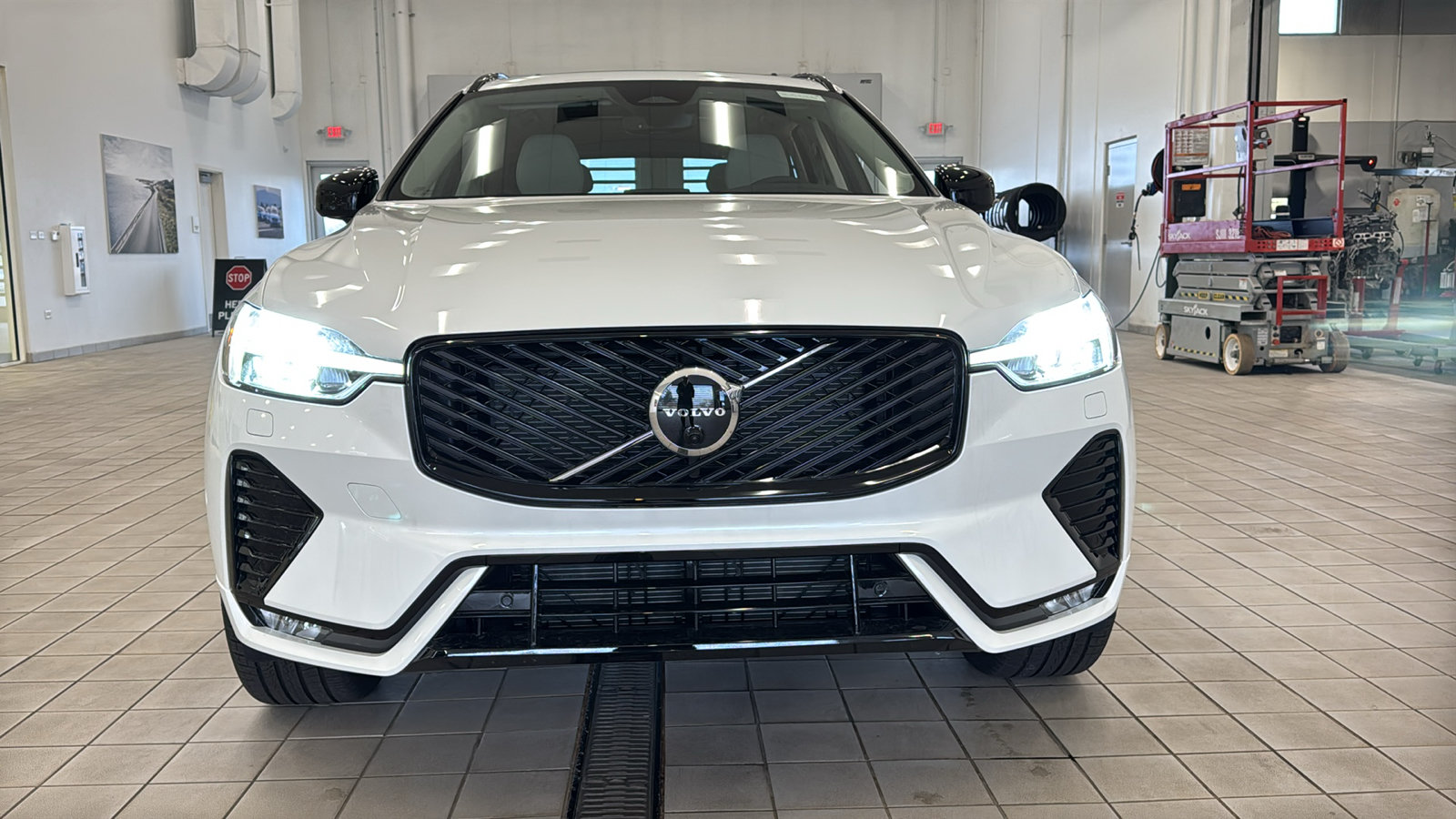 New 2026 Volvo XC60 B5 Ultra w/ Protection Package Premier AWD/4WD image 10
