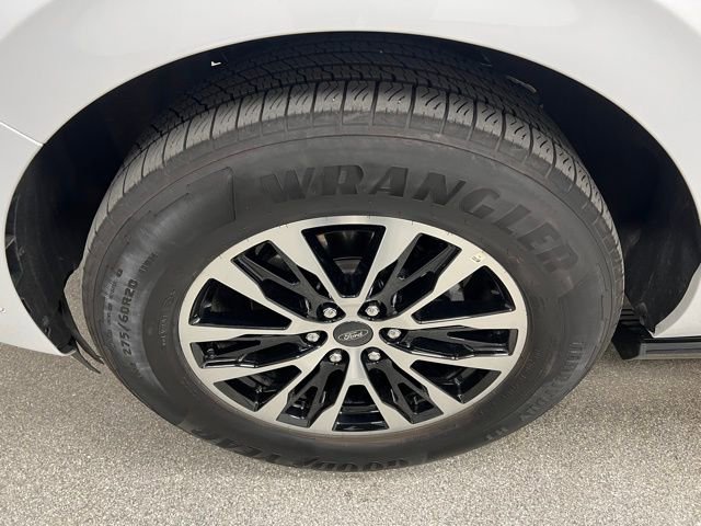 Used 2025 Ford Expedition Max Platinum AWD/4WD image 17