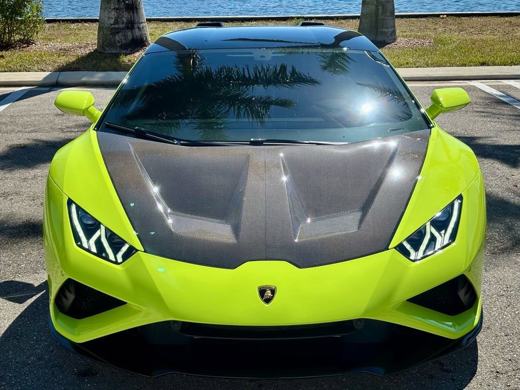 Used 2022 Lamborghini Huracan EVO image 2