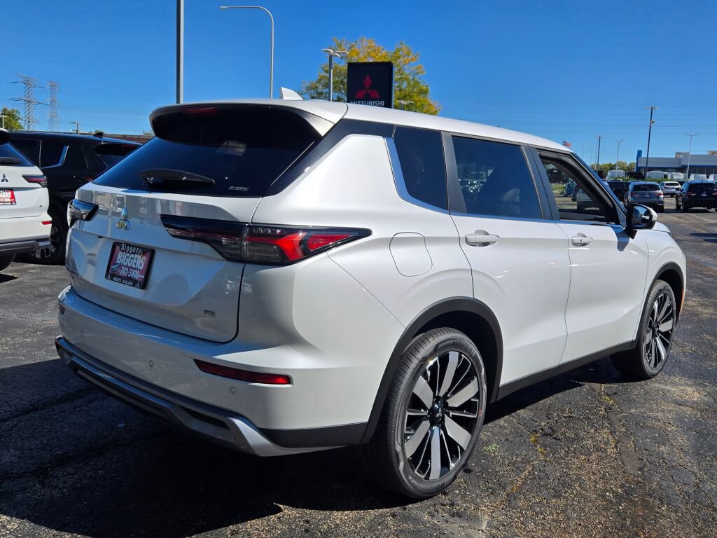 New 2026 Mitsubishi Outlander SE AWD/4WD image 10