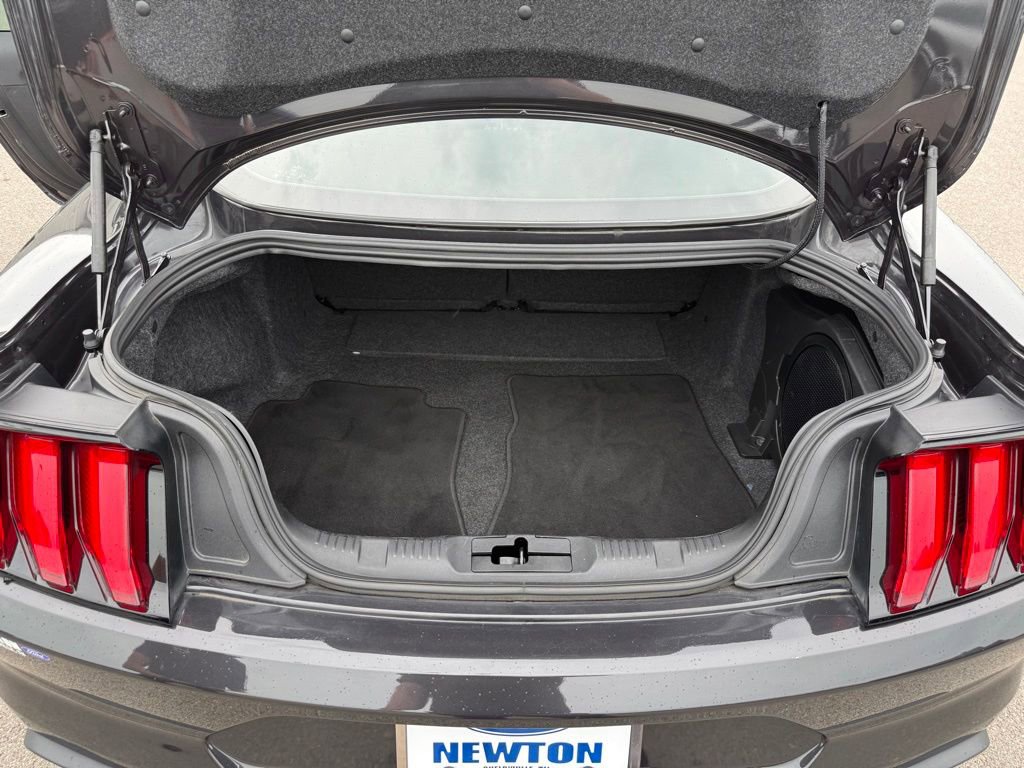 Used 2022 Ford Mustang Premium RWD image 8