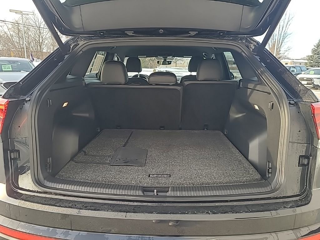 Used 2021 Volkswagen Atlas Cross Sport SE image 18