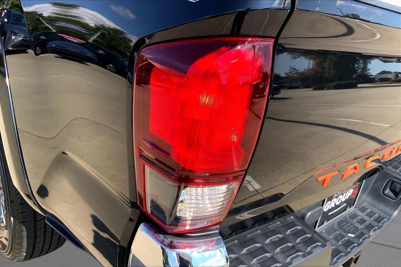 Used 2021 Toyota Tacoma SR5 w/ SR5 Appearance Package (SM) RWD image 27