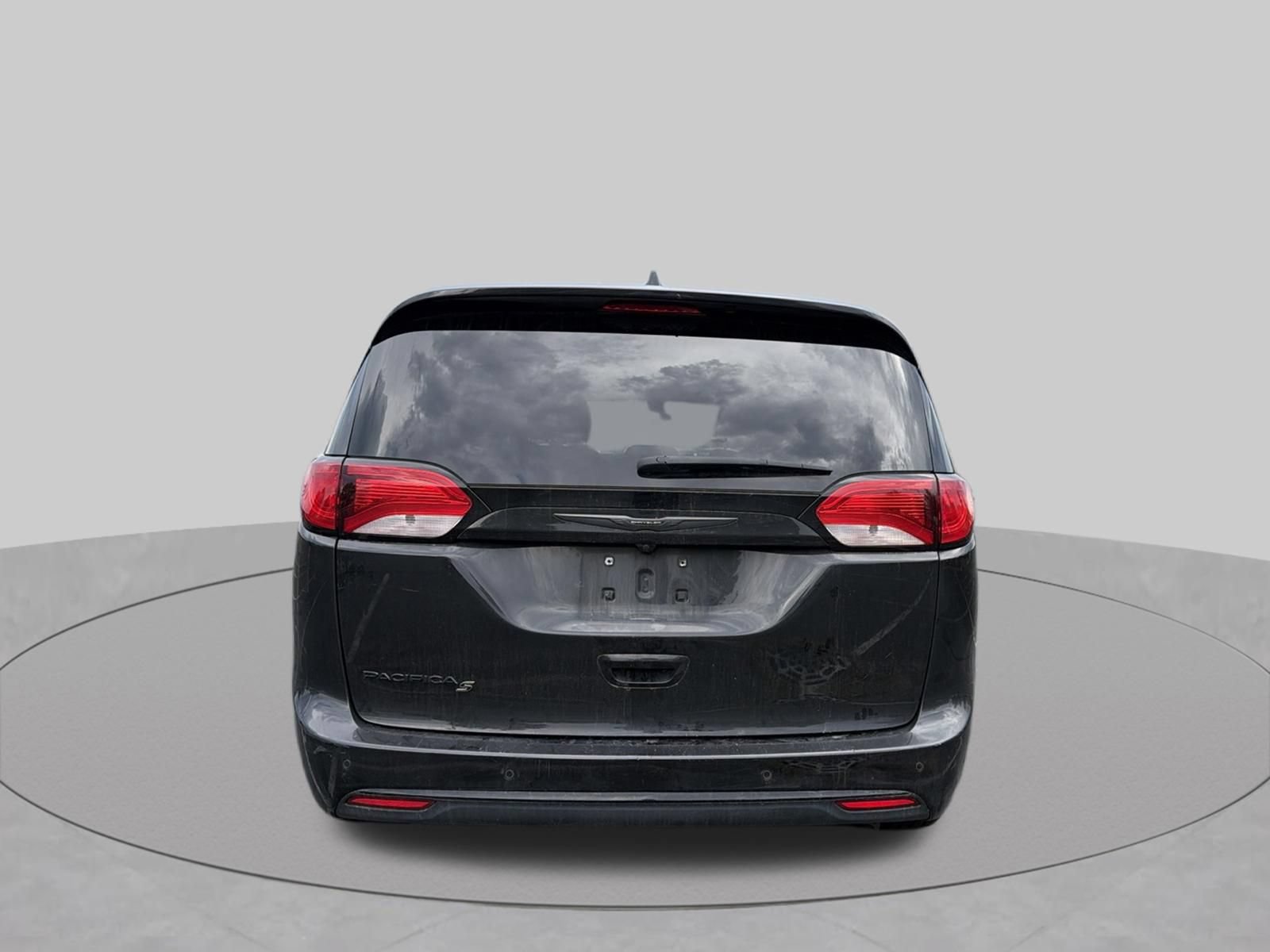 Used 2018 Chrysler Pacifica Touring Plus w/ S Appearance Package FWD image 4