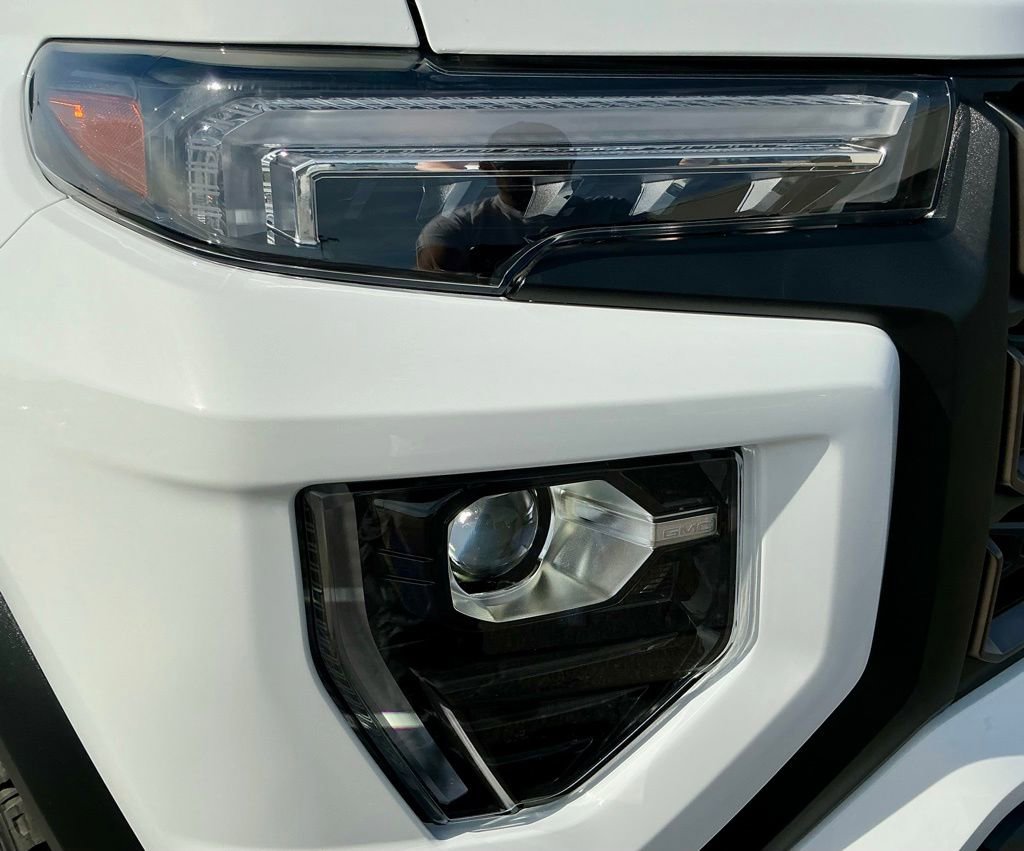 Used 2024 GMC Canyon AT4X image 8