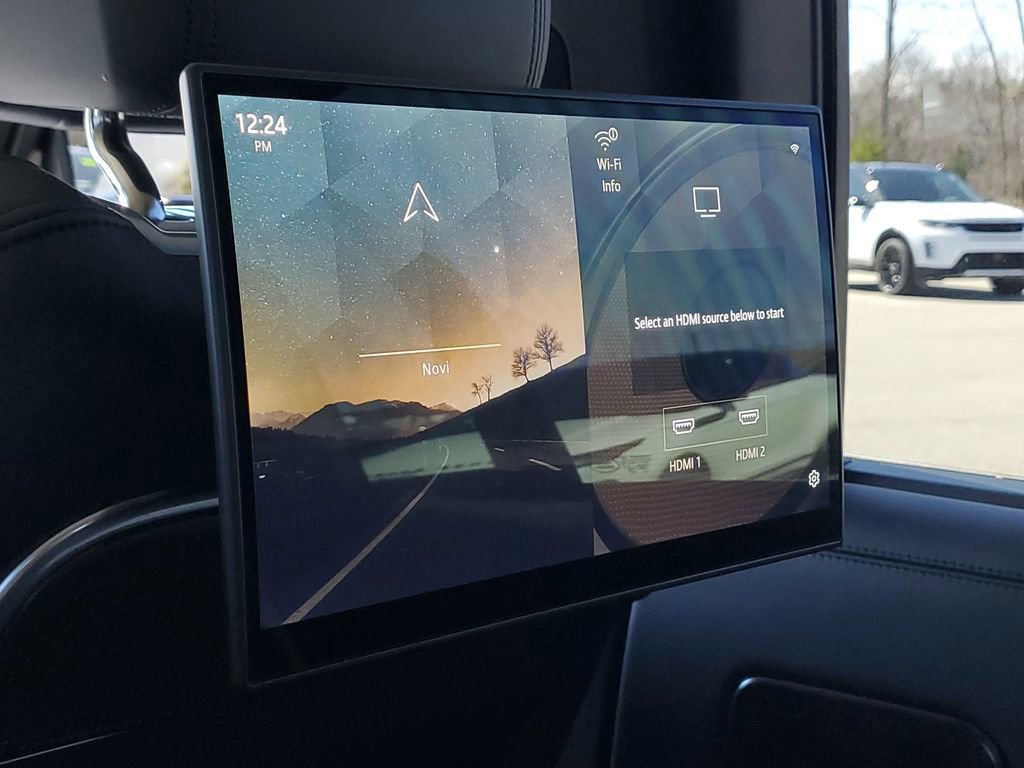 Used 2025 Land Rover Range Rover Long Wheelbase Autobiography image 31