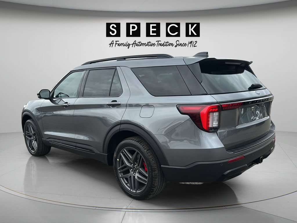 New 2026 Ford Explorer ST-Line w/ ST-Line Street Pack AWD/4WD image 4