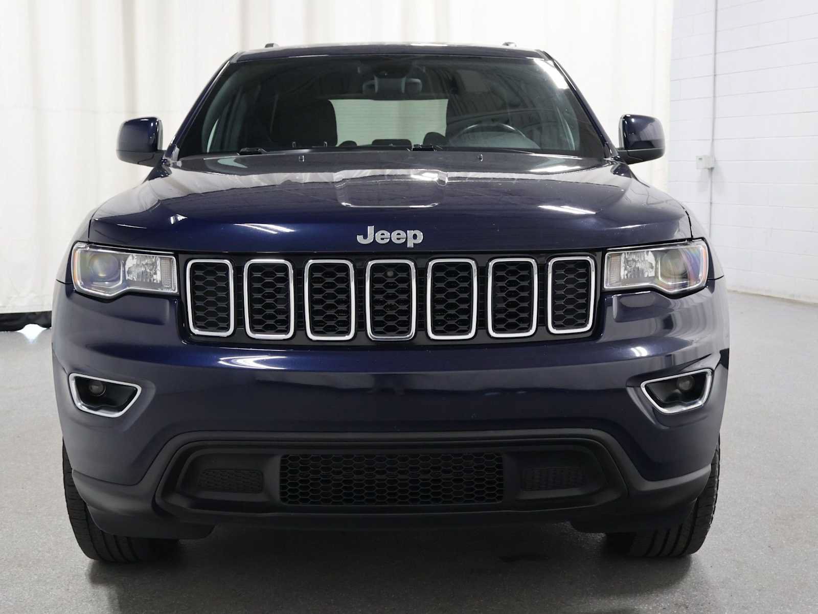 Used 2017 Jeep Grand Cherokee Laredo w/ Quick Order Package 23E AWD/4WD image 14