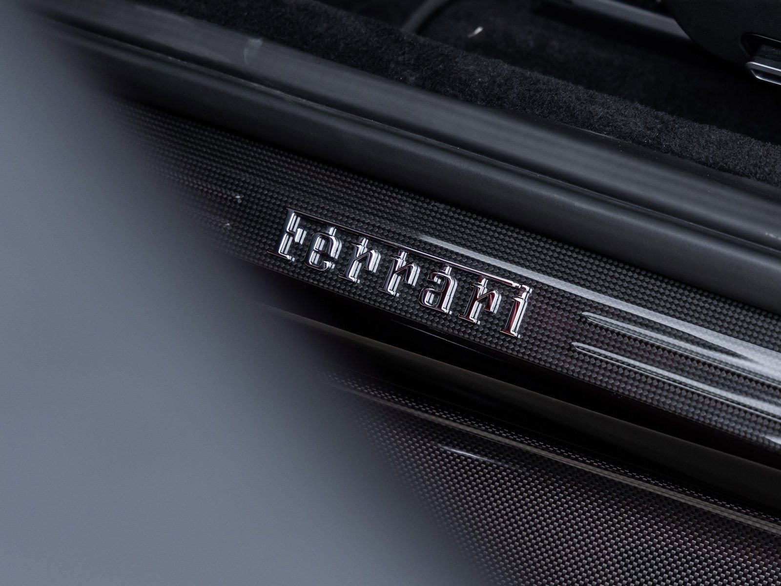 Used 2024 Ferrari Roma Spider image 27