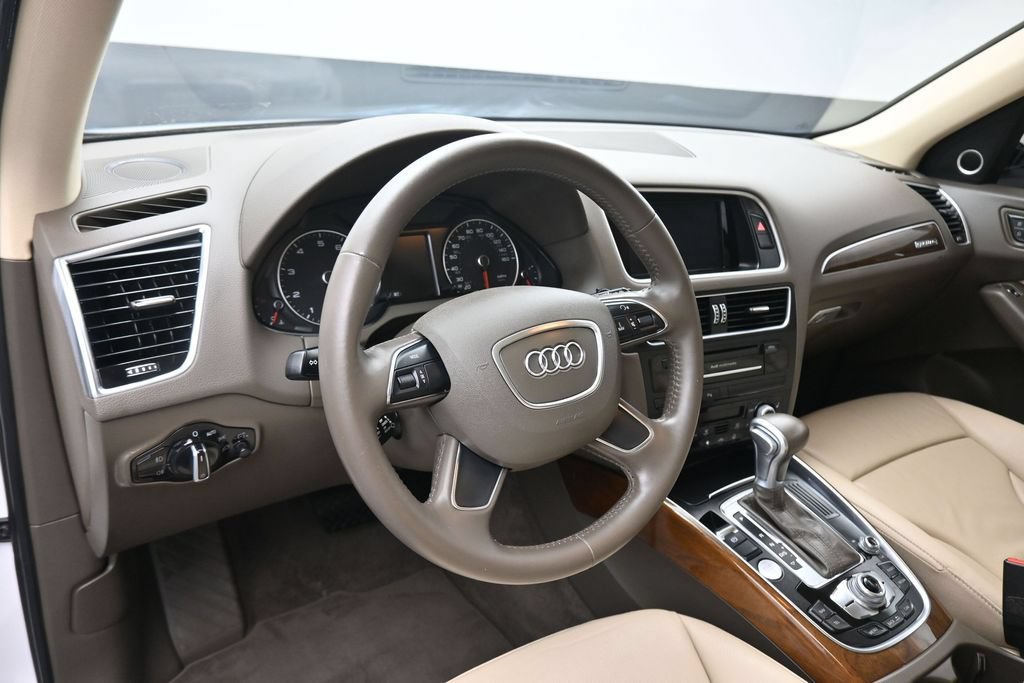 Used 2017 Audi Q5 2.0T Premium Plus w/ Technology Package AWD/4WD image 14