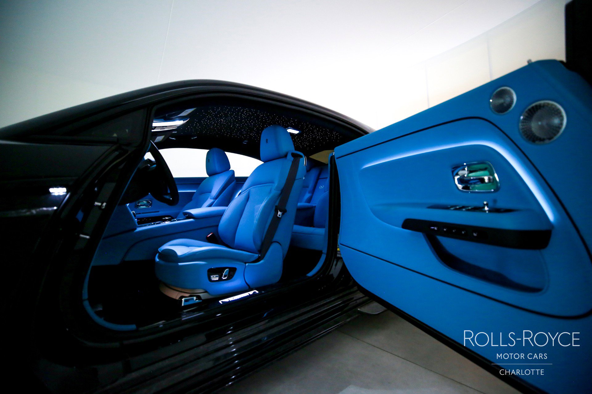 Used 2025 Rolls-Royce Spectre Black Badge w/ Spectre Enhancement Package image 12