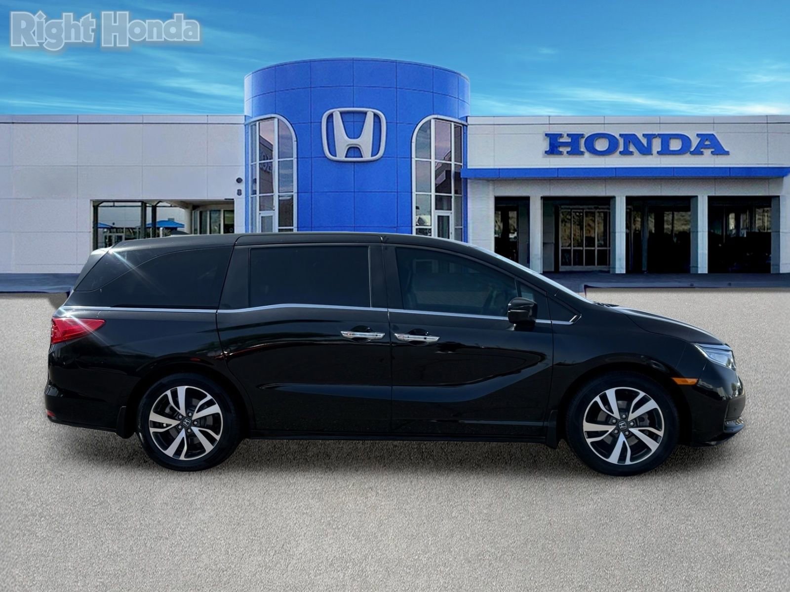 Used 2023 Honda Odyssey Touring image 9