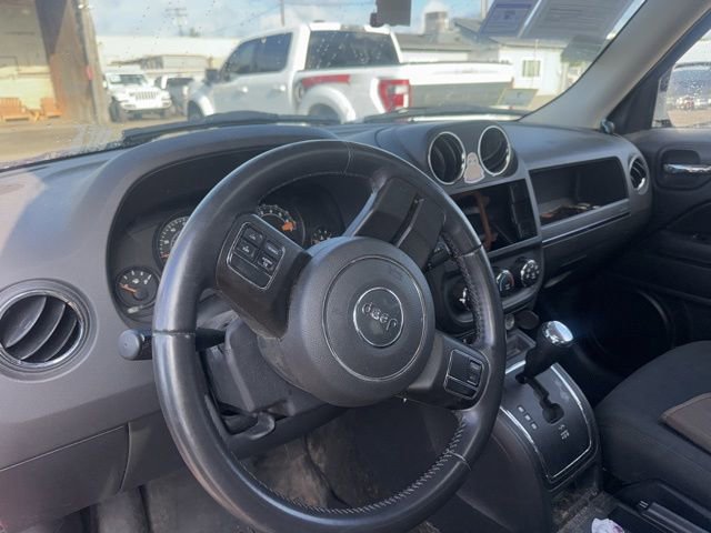 Used 2016 Jeep Patriot Latitude w/ Sun/Sound Group image 10