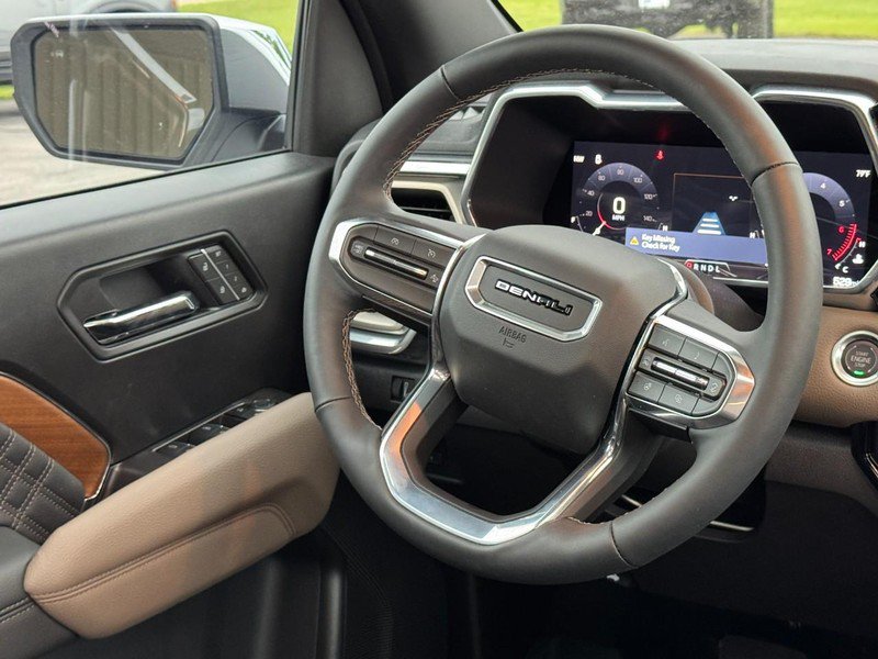 Used 2026 GMC Canyon Denali AWD/4WD image 12