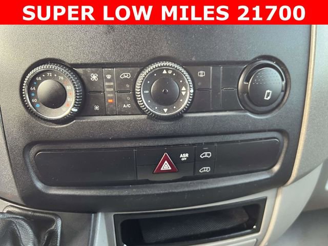 Used 2015 Mercedes-Benz Sprinter 2500 image 21