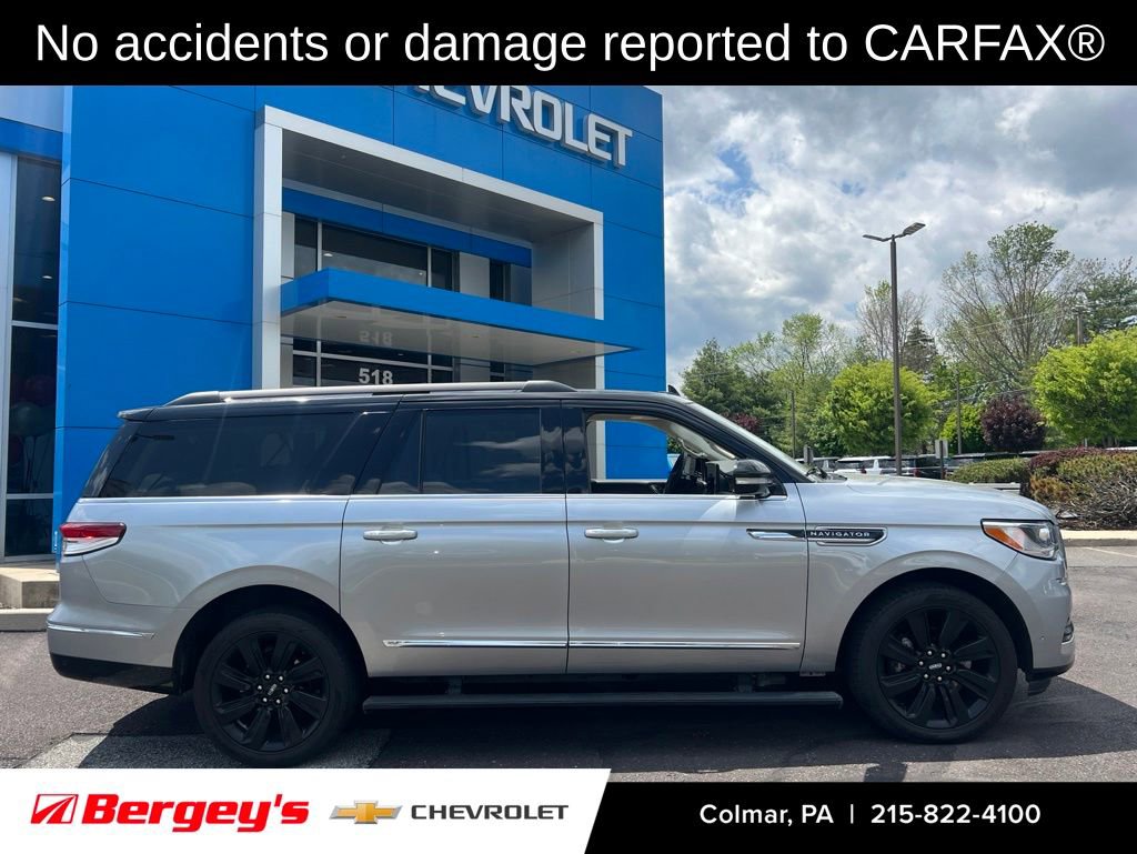 Used 2023 Lincoln Navigator L Black Label AWD/4WD image 2