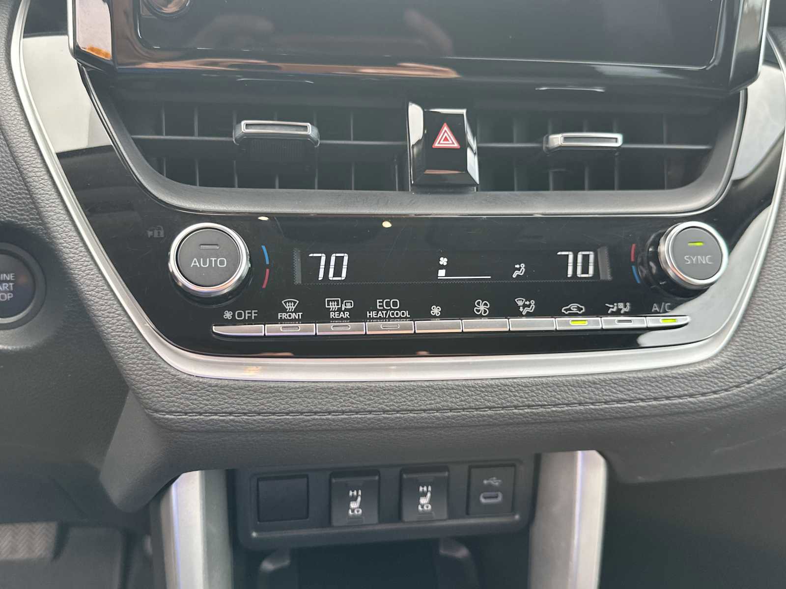 Used 2024 Toyota Corolla Cross XLE FWD image 20