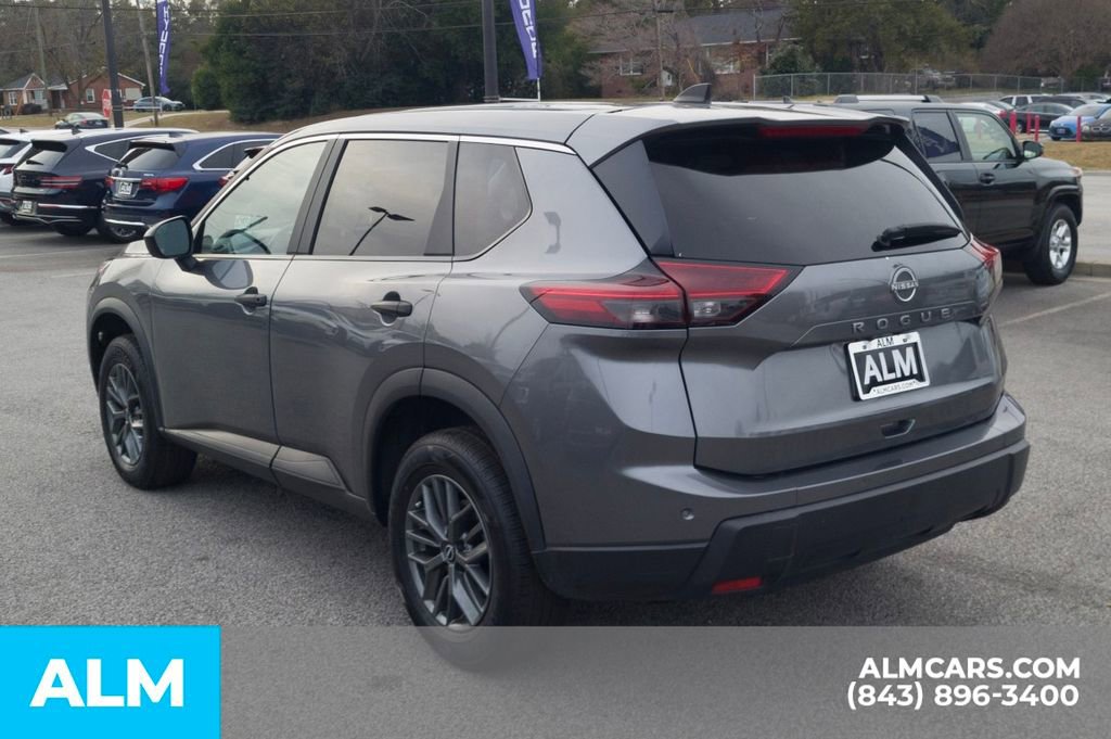 Used 2024 Nissan Rogue S image 10