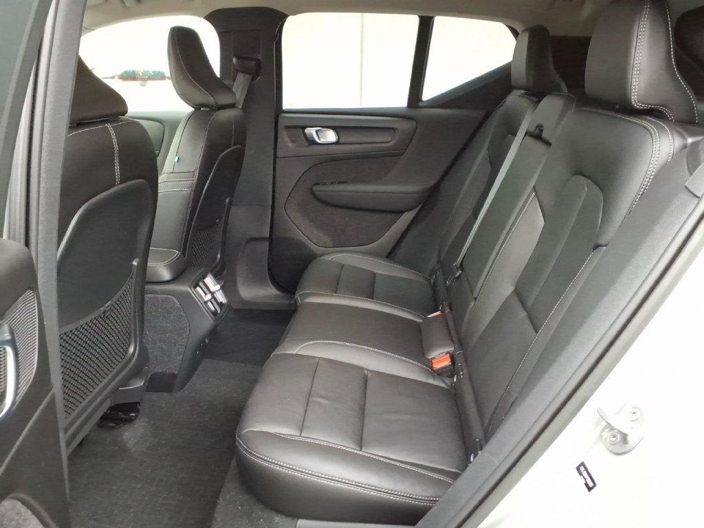 Certified 2023 Volvo XC40 B5 Ultimate w/ Climate Package AWD/4WD image 8