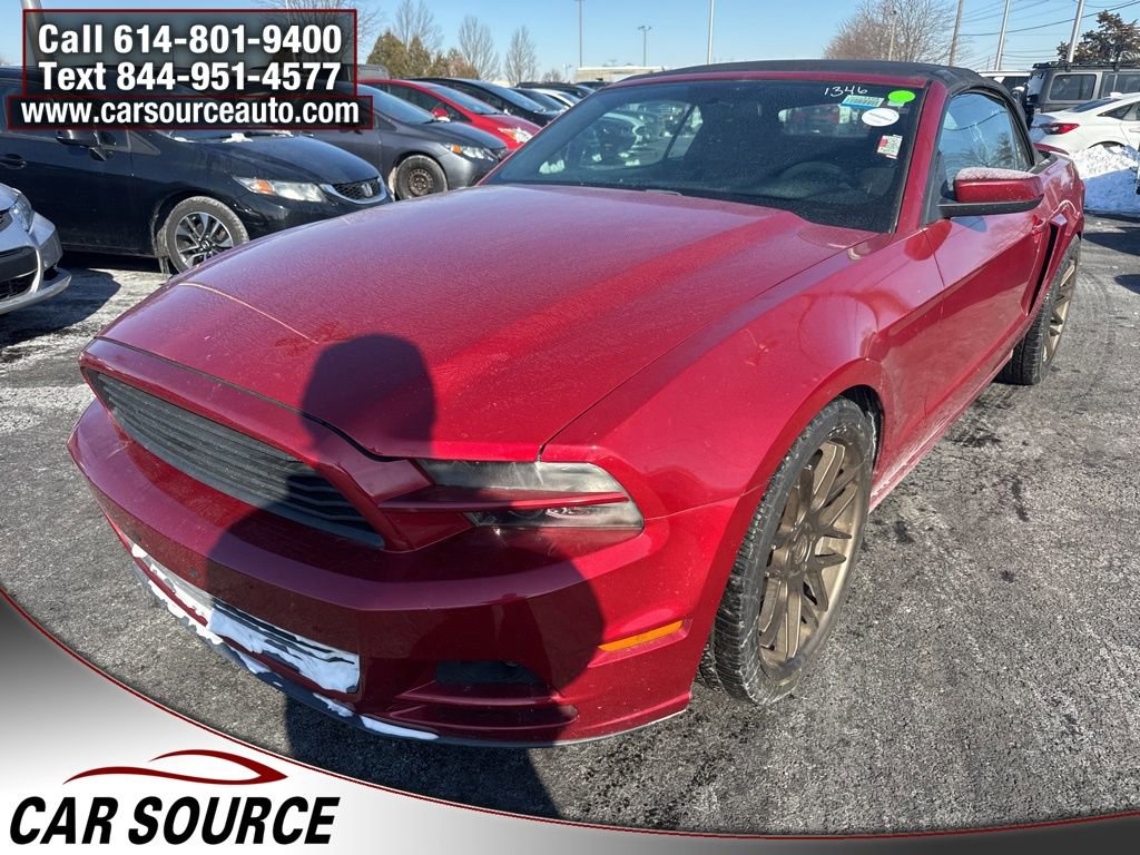 Used 2013 Ford Mustang Convertible image 2