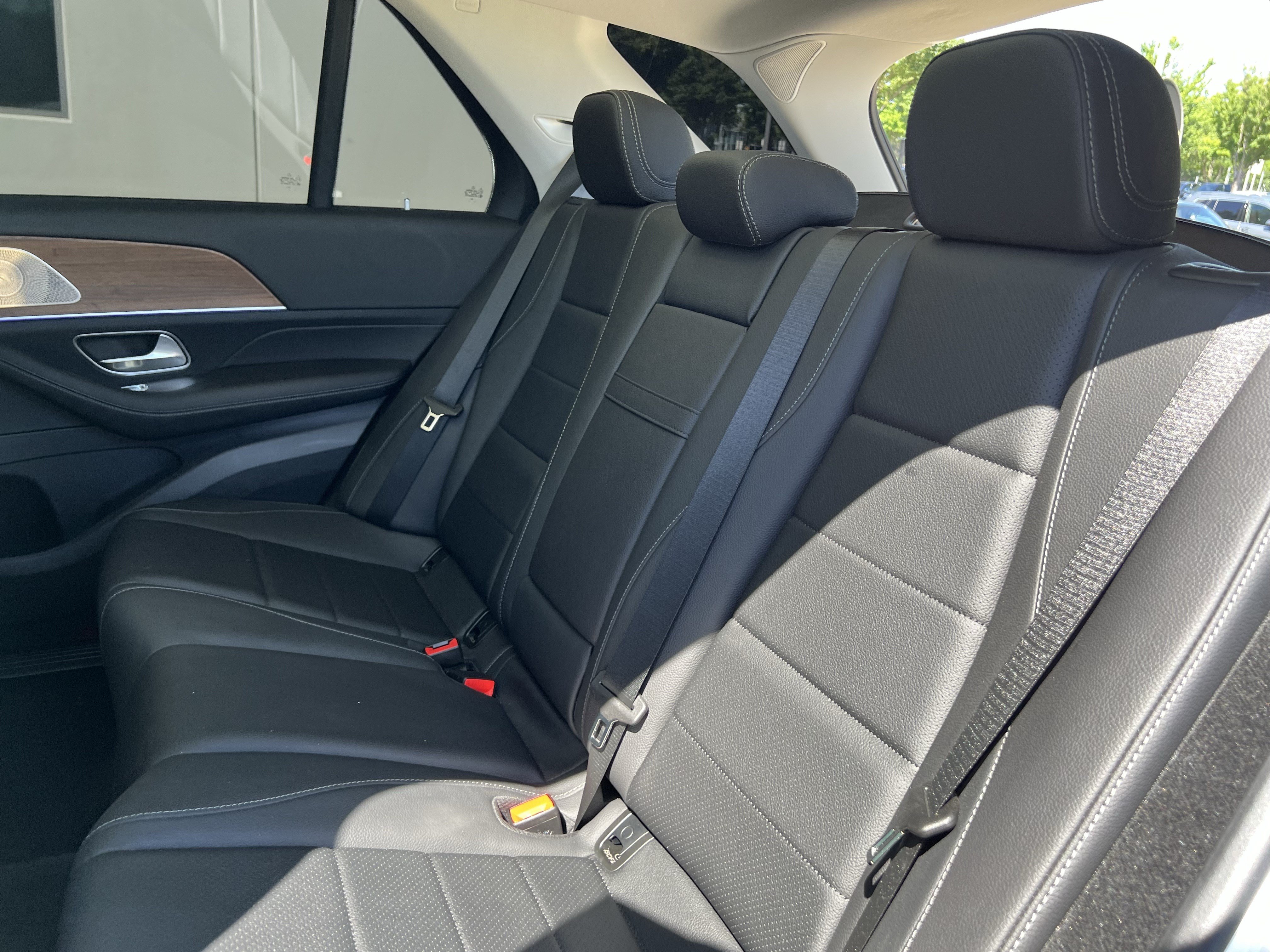Certified 2025 Mercedes-Benz GLE 350 4MATIC w/ AMG Line Exterior image 33