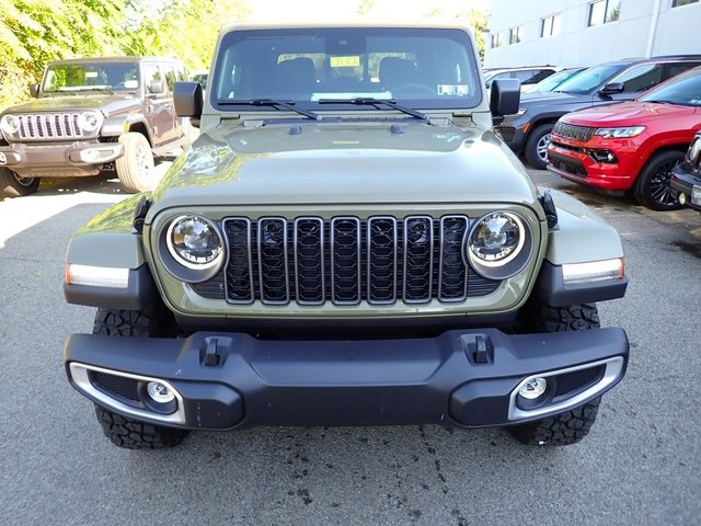 New 2025 Jeep Gladiator Sport image 8