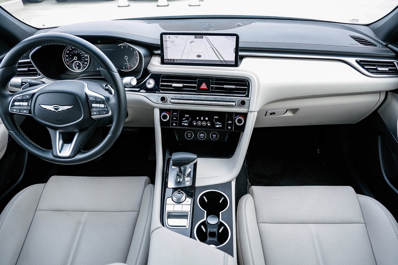 Used 2025 Genesis G70 2.5T image 10