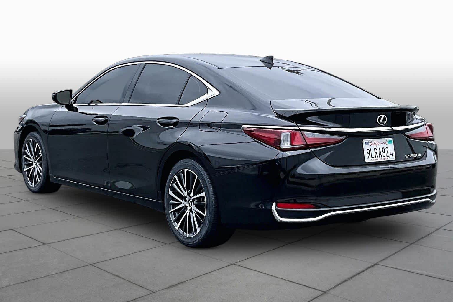 Used 2024 Lexus ES 300h w/ Premium Package FWD image 11