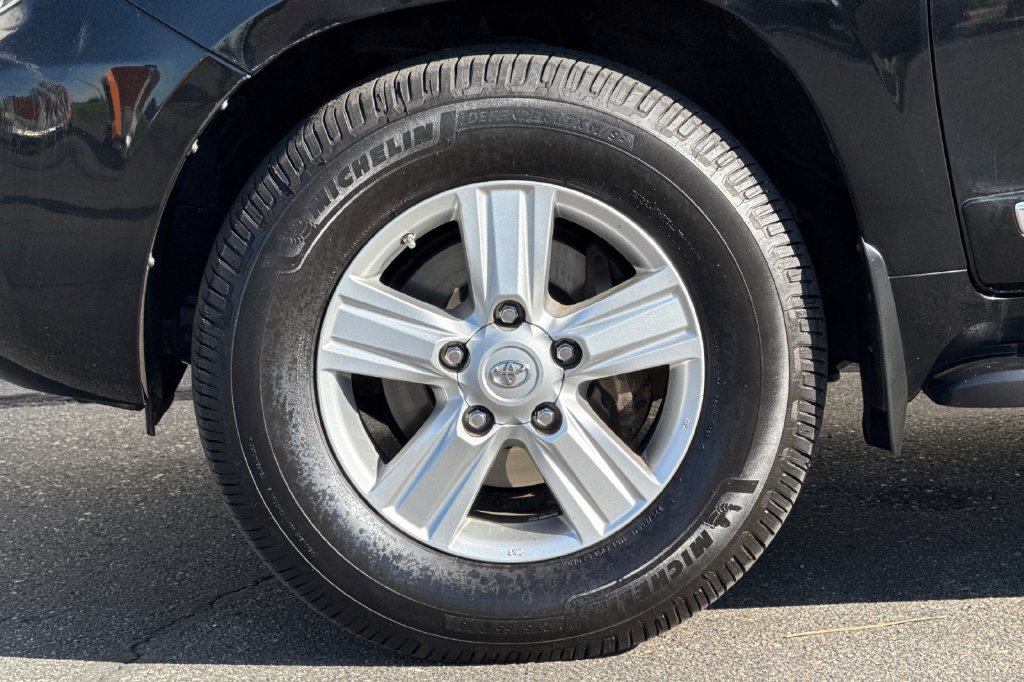 Used 2015 Toyota Land Cruiser AWD/4WD image 31