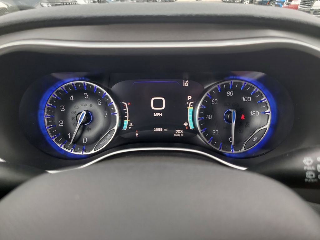 Used 2024 Chrysler Pacifica Touring-L image 29