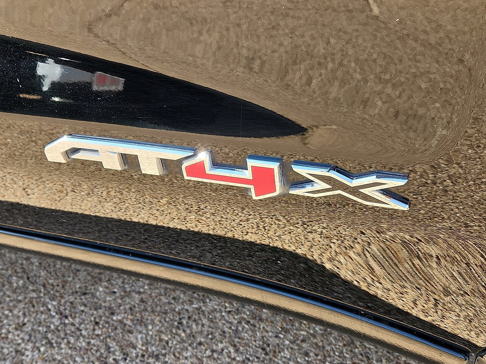 Used 2024 GMC Sierra 1500 AT4X image 8