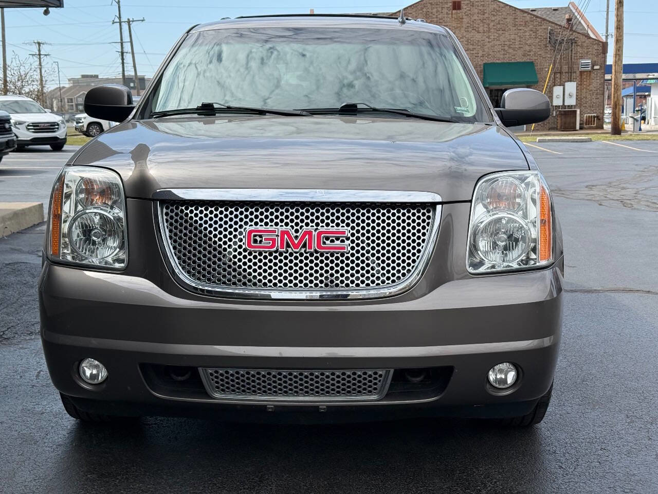 Used 2014 GMC Yukon SLT image 2